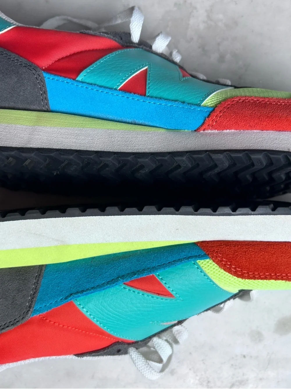 New Balance 237 Neon Lime, Teal & Red Retro Runner men’s size 10 - Picture 6 of 11